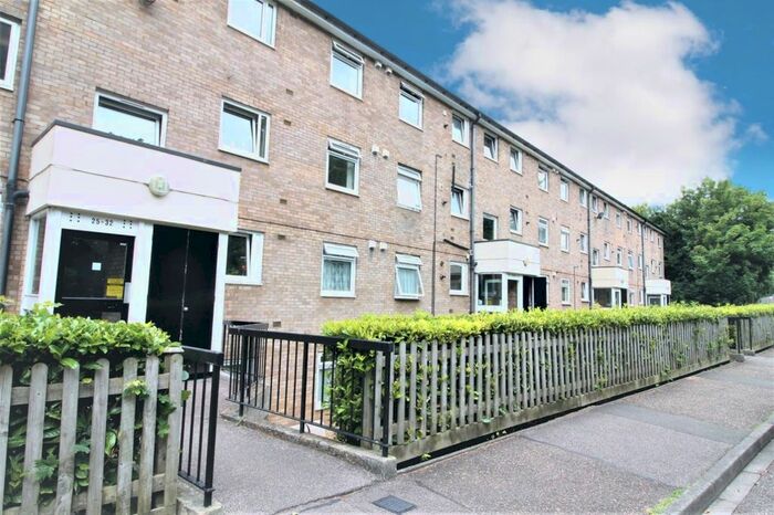 1 Bedroom Flat To Rent In The Cornfields, Hemel Hempstead, Hertfordshire, HP1