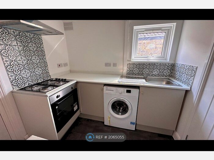 1 Bedroom Flat To Rent In Stratford Lane, Gillingham, ME8
