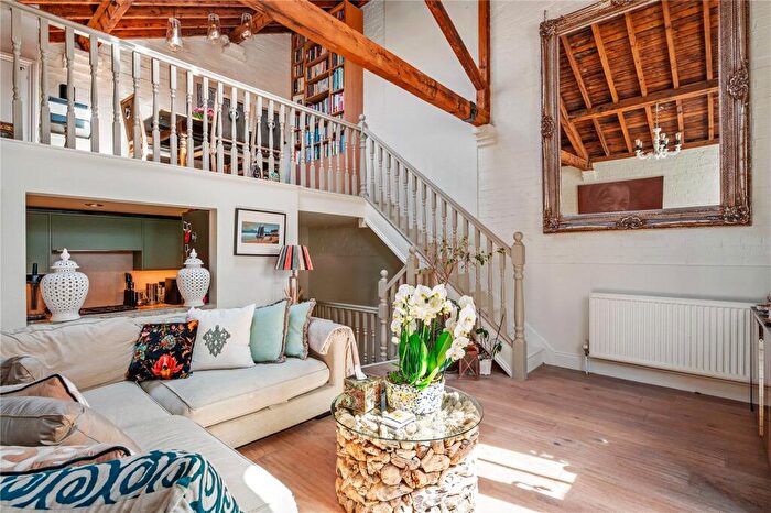 2 Bedroom Mews For Sale In Ashfield Yard, Ashfield Street, London, E1