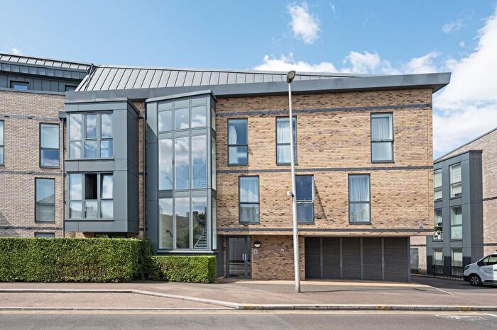 3 Bedroom Flat For Sale In Rookery Court, Leyton, London, E10