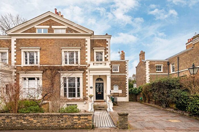 7 Bedroom Flat To Rent In The Green, Richmond, TW9