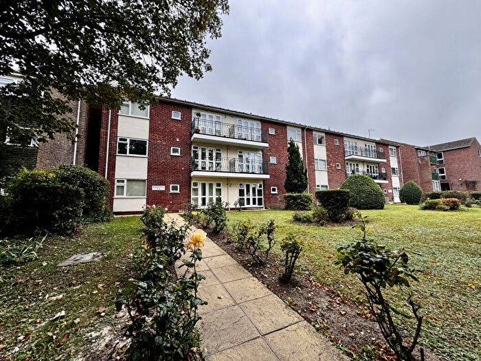 2 Bedroom Flat To Rent In Belmont Court, Newmarket, Suffolk, CB8