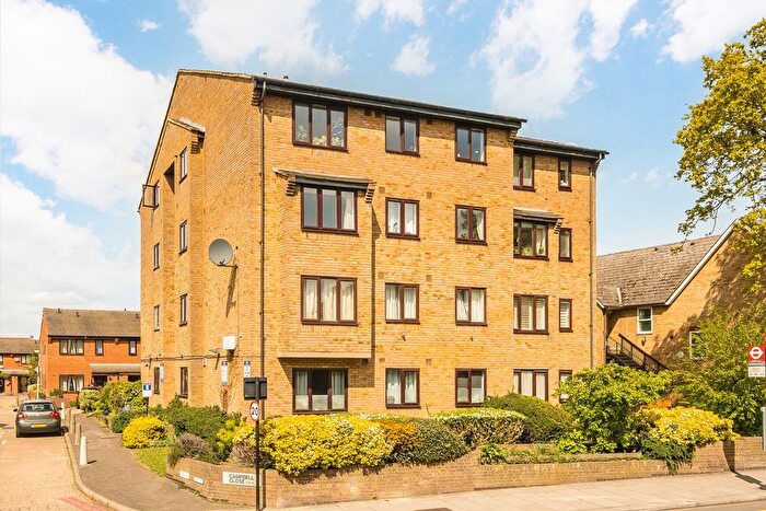 1 Bedroom Flat To Rent In Campbell Close, Streatham, SW16