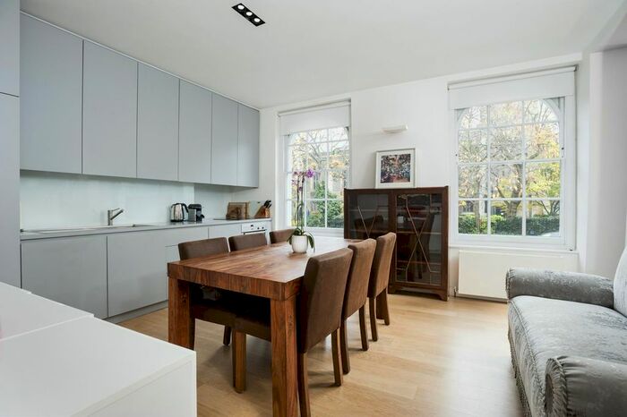 2 Bedroom Flat To Rent In - Myddelton Square, London, EC1R