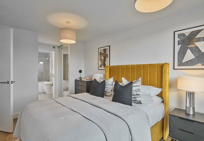 1 Bedroom Flat To Rent In Silbury Boulevard, Milton Keynes, MK9