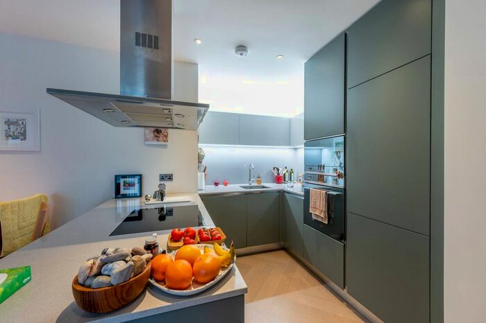 2 Bedroom Flat To Rent In Brewery Lane, Twickenham, TW1
