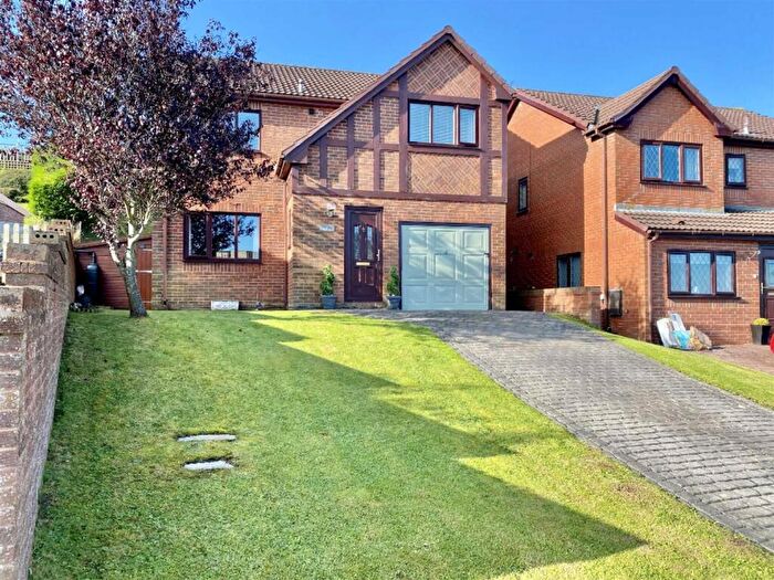 4 Bedroom Detached House For Sale In Bryn Cadno, Upper Colwyn Bay, LL29
