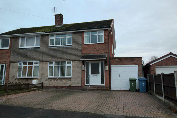 3 Bedroom Semi-Detached House To Rent In Elmtree Close, Shireoaks, S81