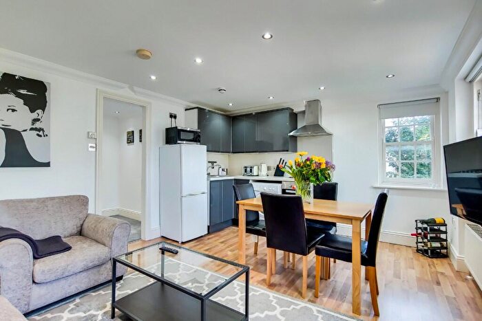 4 Bedroom Flat To Rent In Bell Street, London, NW1