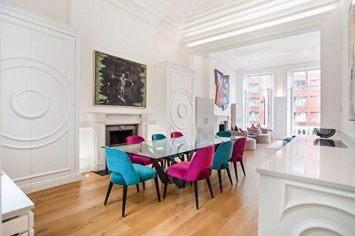 3 Bedroom Flat To Rent In Palace Gate, London, W8