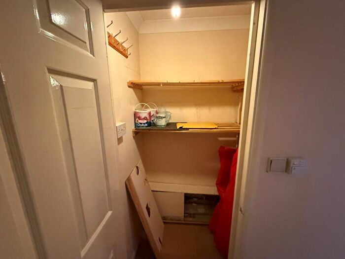 2 Bedroom Retirement Property For Sale In Flat Deans Mill Court, The Causeway, Canterbury, Kent, CT1