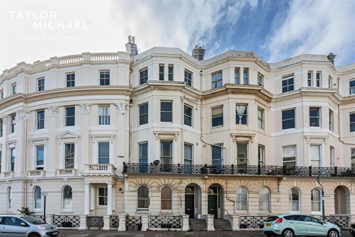 Studio To Rent In St Aubyns, Hove, BN3