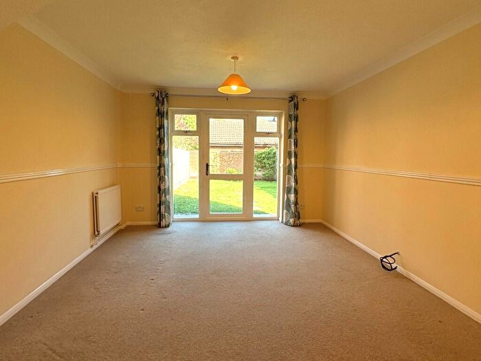 2 Bedroom End Of Terrace House To Rent In Keats Avenue, Redhill, Surrey, RH1