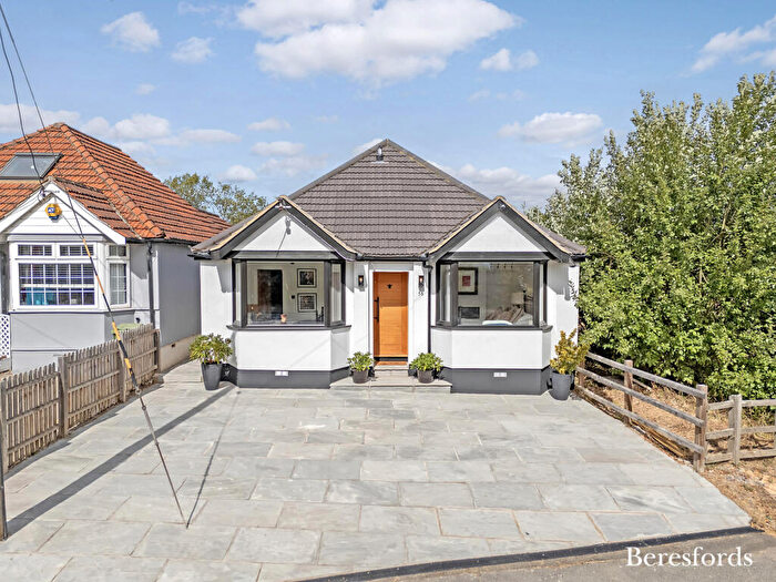 3 Bedroom Detached House For Sale In Roman Road, Mountnessing, CM15