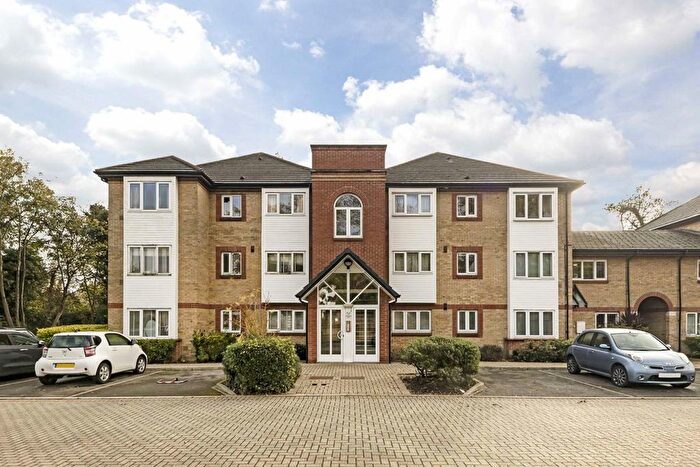 2 Bedroom Flat To Rent In Heathcote Road, Twickenham, TW1