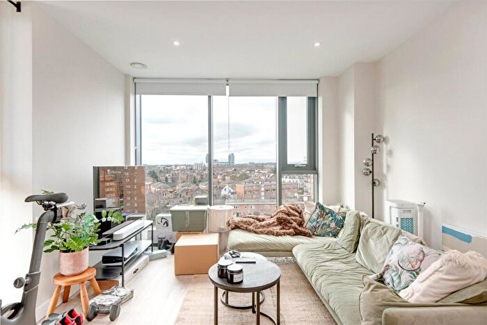 2 Bedroom Apartment To Rent In Coster Avenue, London, N4