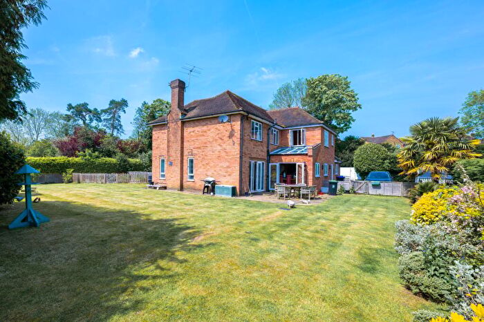 5 Bedroom Detached House For Sale In Duffield Lane, Stoke Poges, SL2