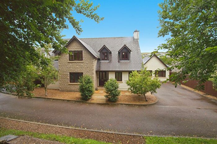 4 Bedroom Detached House For Sale In Bettws Road, Llangeinor, Bridgend, CF32