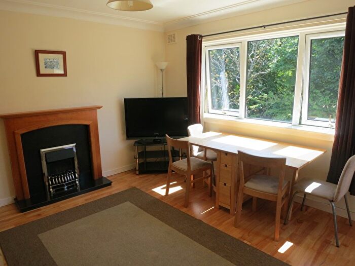 3 Bedroom Flat To Rent In Trinity Court, Trinity, Edinburgh, EH5