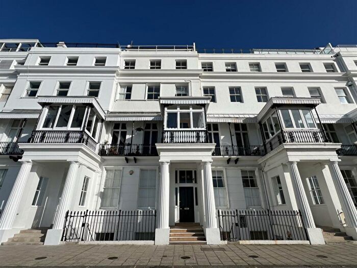 1 Bedroom Flat To Rent In Chichester Terrace, Brighton, BN2