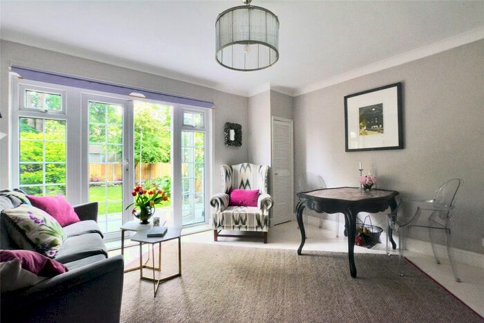 1 Bedroom Flat To Rent In Wellmeadow Road, Lewisham, London, SE13