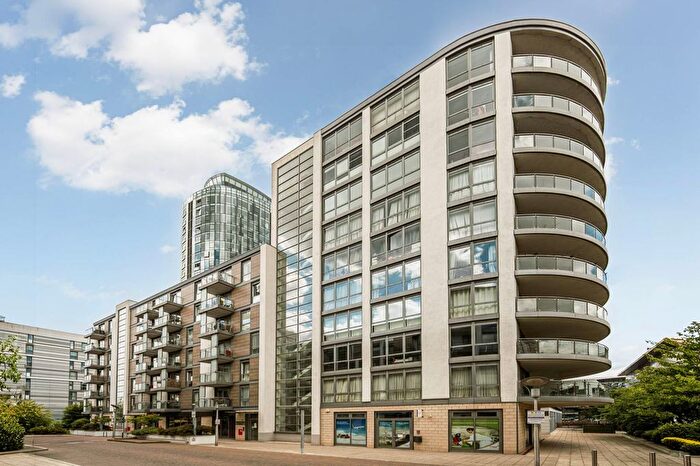 2 Bedroom Flat For Sale In Burgoyne House, Great West Quarter, Brentford, TW8