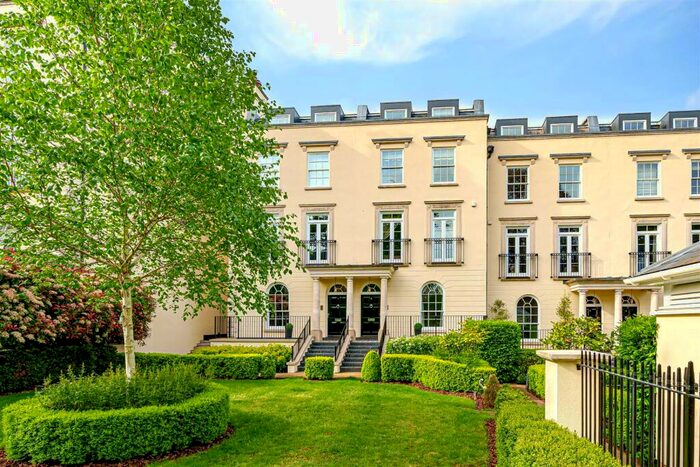 4 Bedroom Terraced House To Rent In The Knoll, Beckenham, BR3