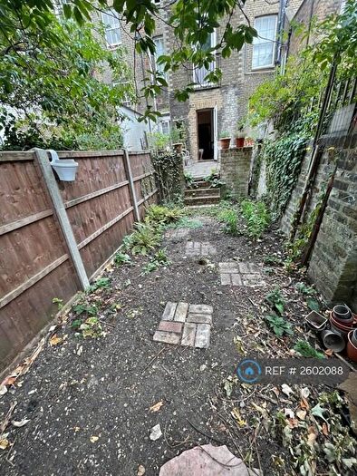 1 Bedroom Flat To Rent In Harrington Square, London, NW1