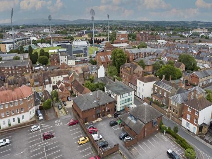 2 Bedroom Flat To Rent In Canon Street, Taunton, TA1