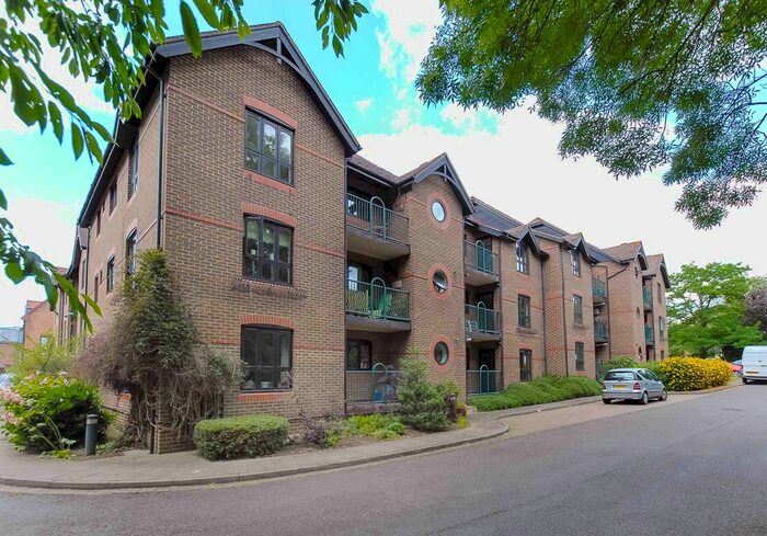 2 Bedroom Flat To Rent In Sheet Street, Windsor, SL4