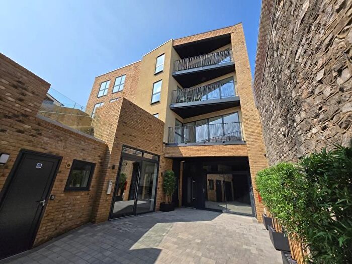 2 Bedroom Flat To Rent In High Street, Portishead, Bristol, BS20