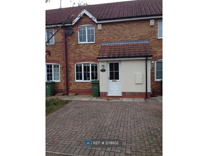 2 Bedroom Terraced House To Rent In Farmhouse Mews, Grimsby, DN36