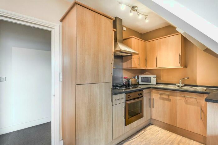 1 Bedroom Apartment For Sale In Connaught Road, Reading, Berkshire, RG30