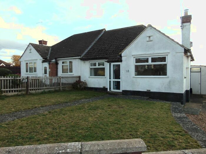 2 Bedroom Bungalow To Rent In Cameron Drive, Northampton NN5