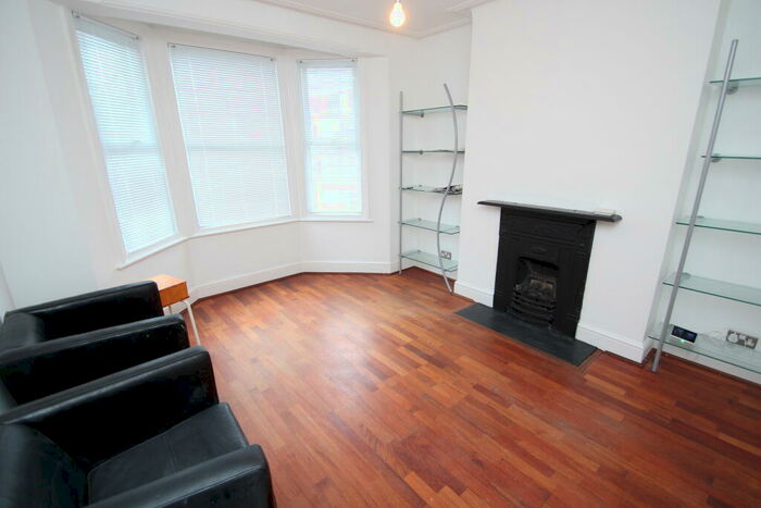 3 Bedroom Terraced House To Rent In Zero Deposit Option Available. Tunstall Road, Croydon, CR0