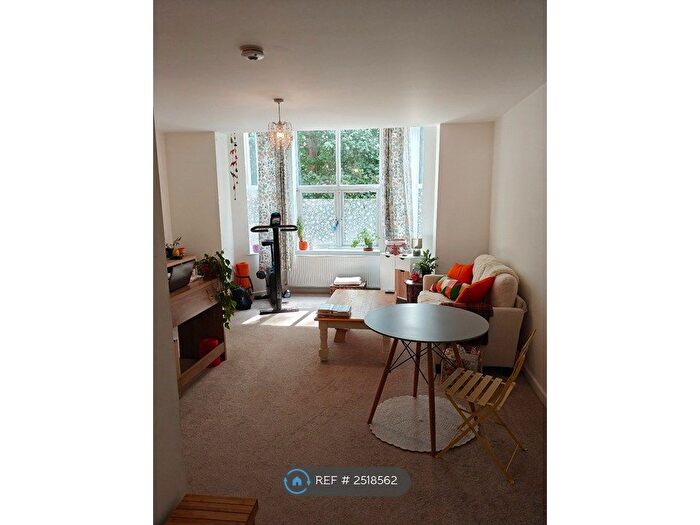 1 Bedroom Flat To Rent In Broughton Road, Banbury, OX16