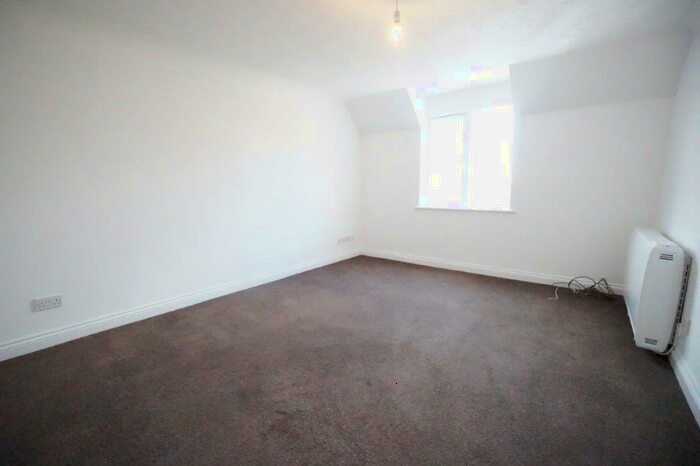 2 Bedroom Flat To Rent In Troy Close, Oxford, Oxfordshire, OX3