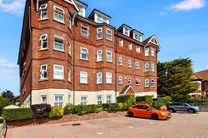 2 Bedroom Flat To Rent In Upperton Road, Eastbourne, BN21