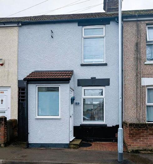 3 Bedroom Terraced House For Sale In Charles Street, Grays, Essex, RM17