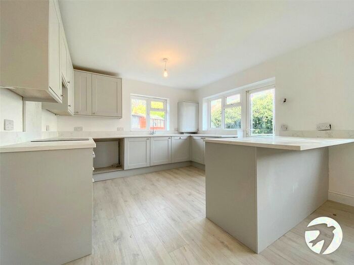 3 Bedroom Bungalow To Rent In Oakway Close, Bexley, Kent, DA5