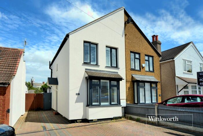 2 Bedroom Semi-Detached House For Sale In Longfellow Road, Worcester Park, KT4