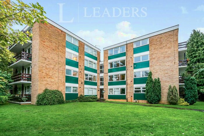 2 Bedroom Apartment To Rent In Abbots Park, AL1