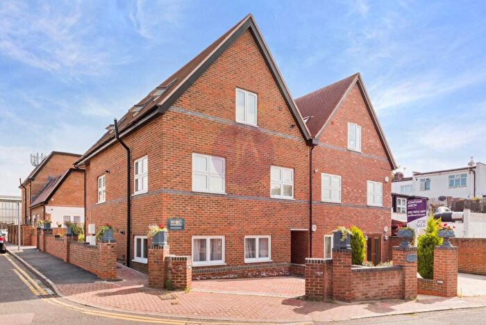 1 Bedroom Apartment For Sale In Mentana Court, Leeway Close, Hatch End, HA5