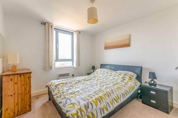 1 Bedroom Flat To Rent In Wapping Lane, Wapping, E1W