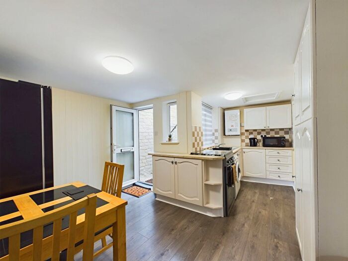 2 Bedroom Cottage For Sale In Hope Terrace, Whitby, YO21