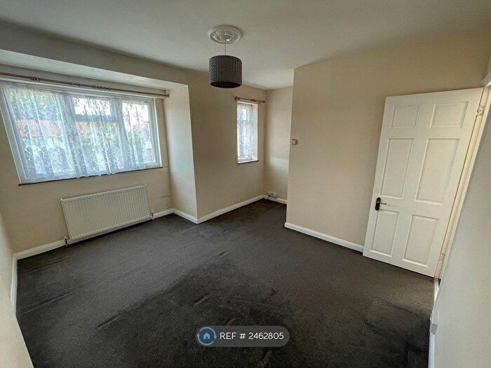 2 Bedroom End Of Terrace House To Rent In Sundon Park Road, Luton, LU3