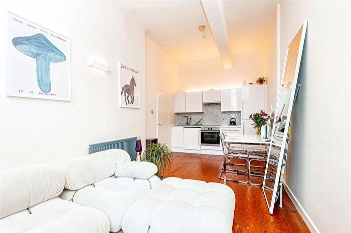 1 Bedroom Flat For Sale In Old School Lofts, Whingate, Leeds, LS12