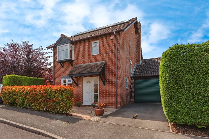 3 Bedroom Detached House For Sale In The Waters, Funtley, PO17