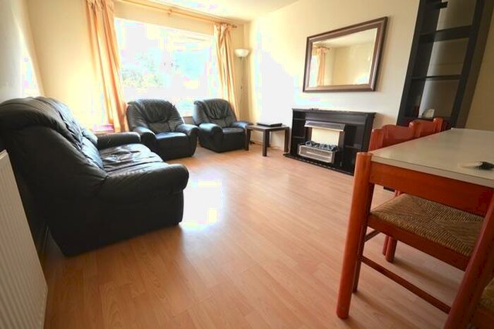 1 Bedroom Flat To Rent In Dumbiedykes Road Edinburgh Nited Kingdom, EH8