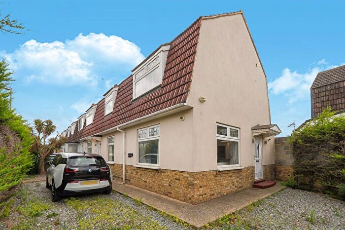 5 Bedroom Terraced House For Sale In Jackson Road, Barking, IG11